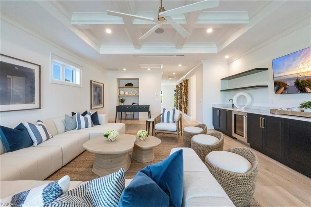 493 8th Ave S, Naples, FL 34102 Photo