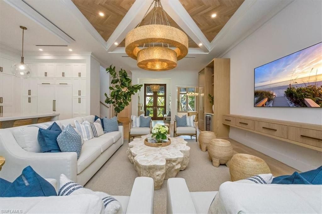 493 8th Ave S, Naples, FL 34102 Photo