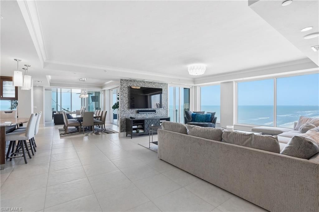 10 Seagate Dr, Unit 10, Naples, FL 34103 Photo