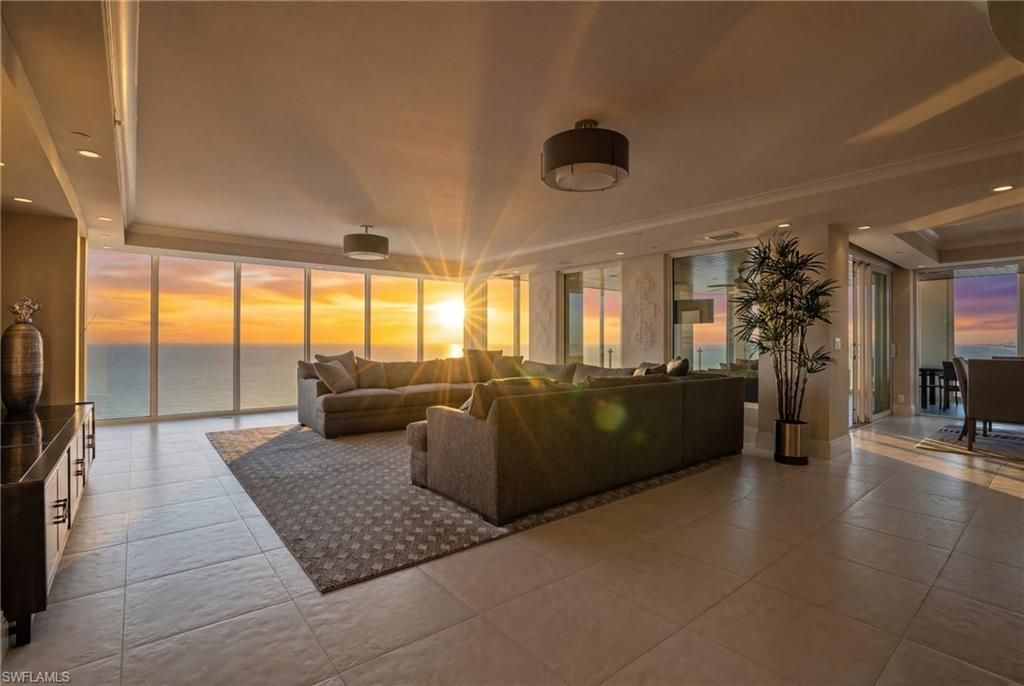 10 Seagate Dr, Unit 10, Naples, FL 34103 Photo