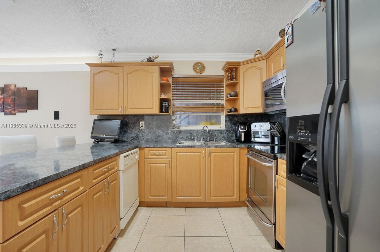 6103 SW 130th Ave, Miami, FL 33183 Photo