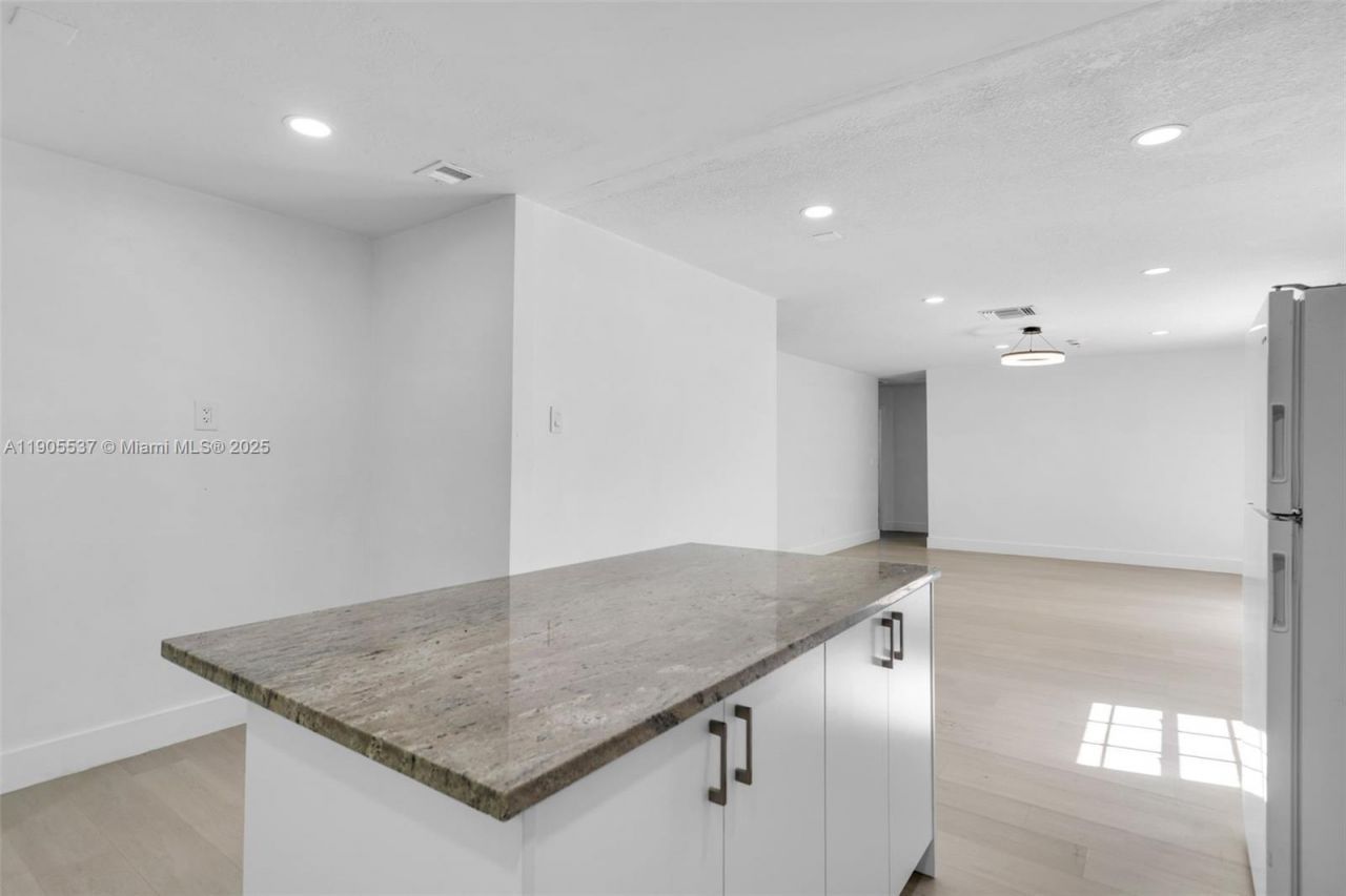 1436 NW 19th St, Fort Lauderdale, FL 33311 Photo