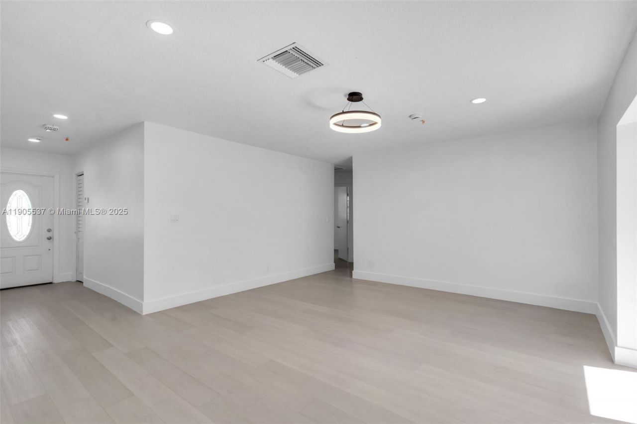 1436 NW 19th St, Fort Lauderdale, FL 33311 Photo