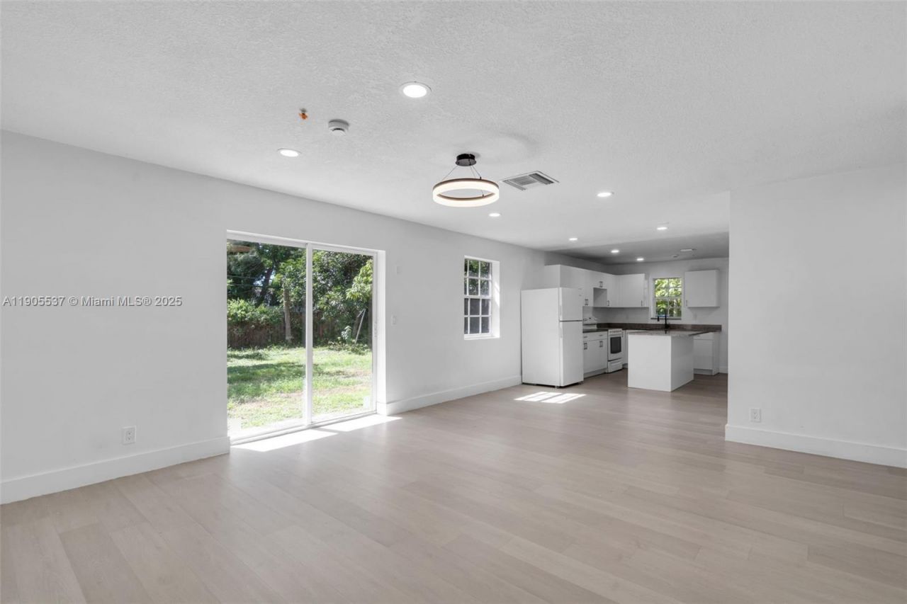 1436 NW 19th St, Fort Lauderdale, FL 33311 Photo