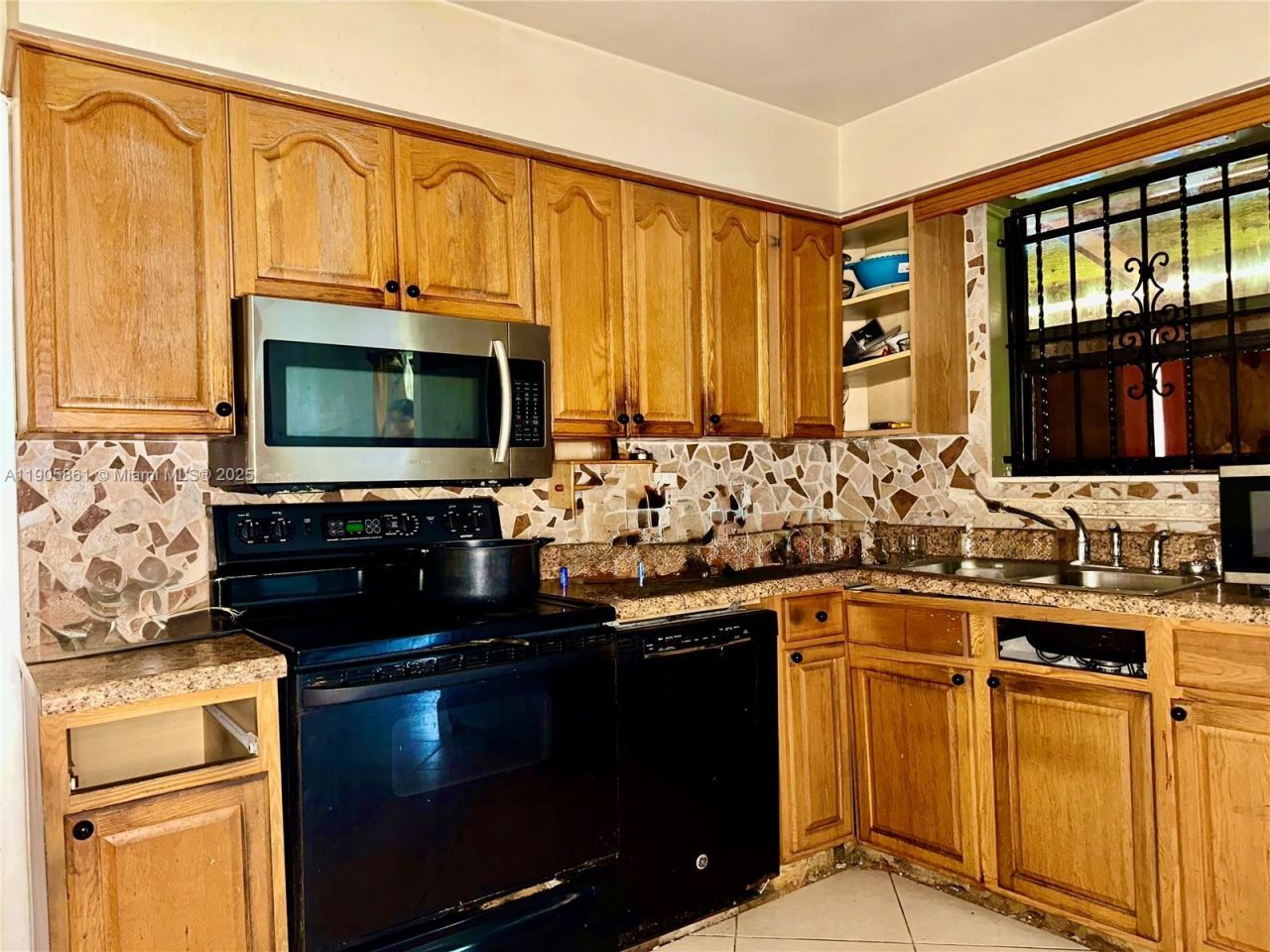 51 NW 161st St, Miami, FL 33169 Photo