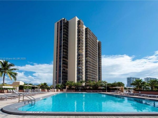 20379 W Country Club Dr, Unit 1035, Aventura, FL 33180