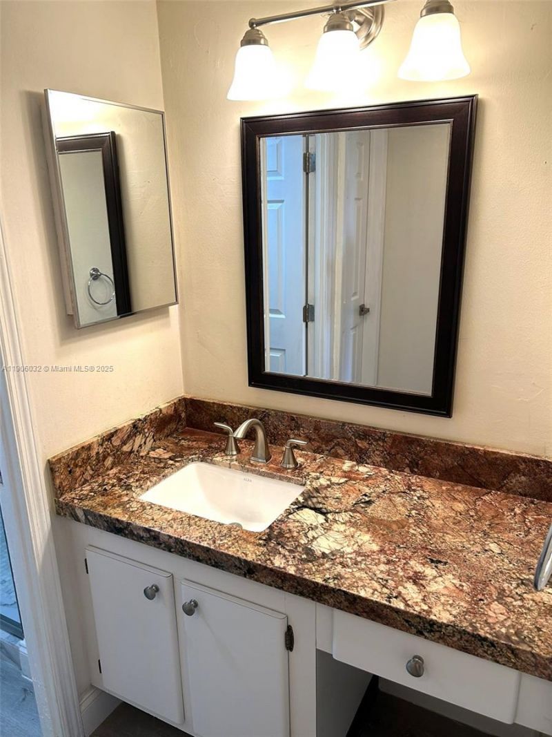 20379 W Country Club Dr, Unit 1035, Aventura, FL 33180 Photo