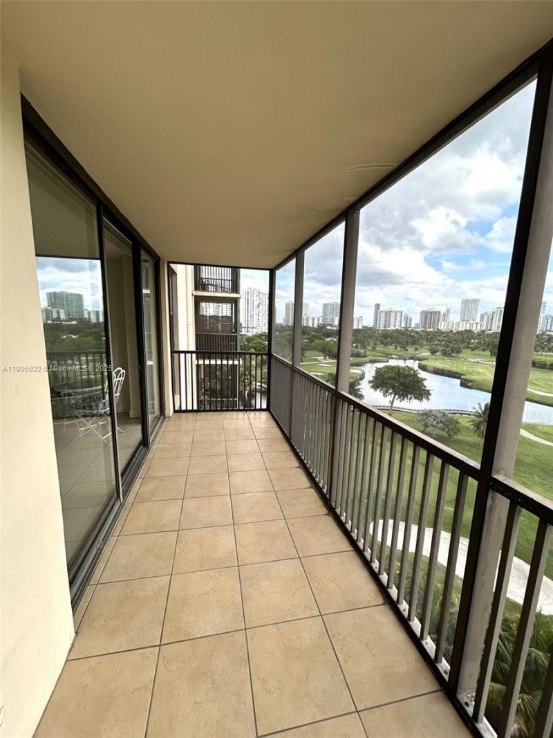 20379 W Country Club Dr, Unit 1035, Aventura, FL 33180 Photo