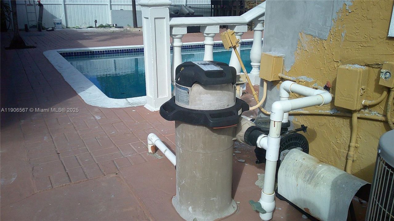 5066 E 9th Ct, Hialeah, FL 33013 Photo