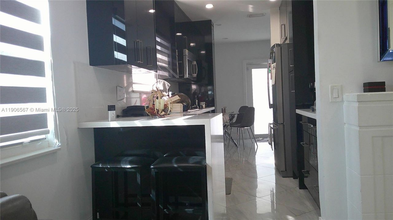 5066 E 9th Ct, Hialeah, FL 33013 Photo