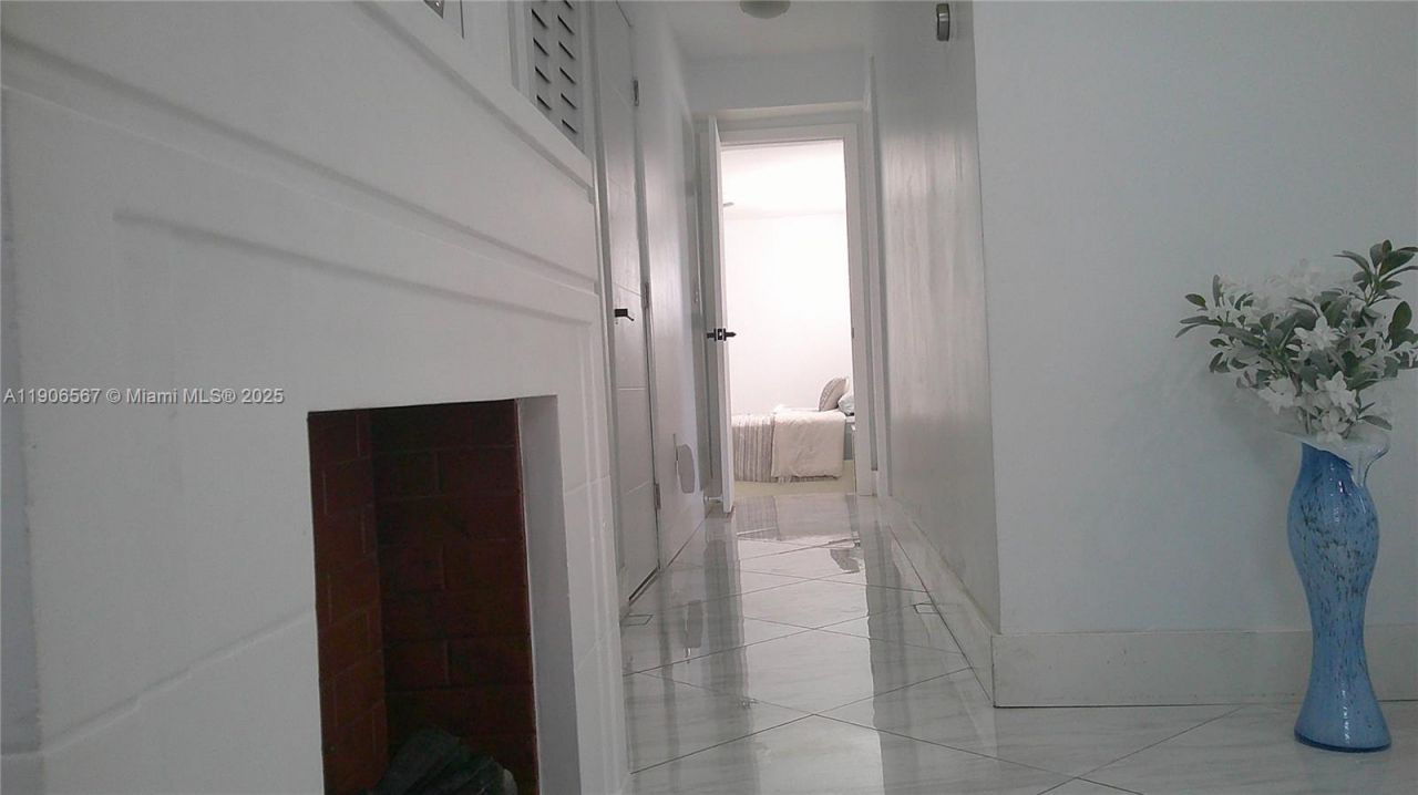 5066 E 9th Ct, Hialeah, FL 33013 Photo