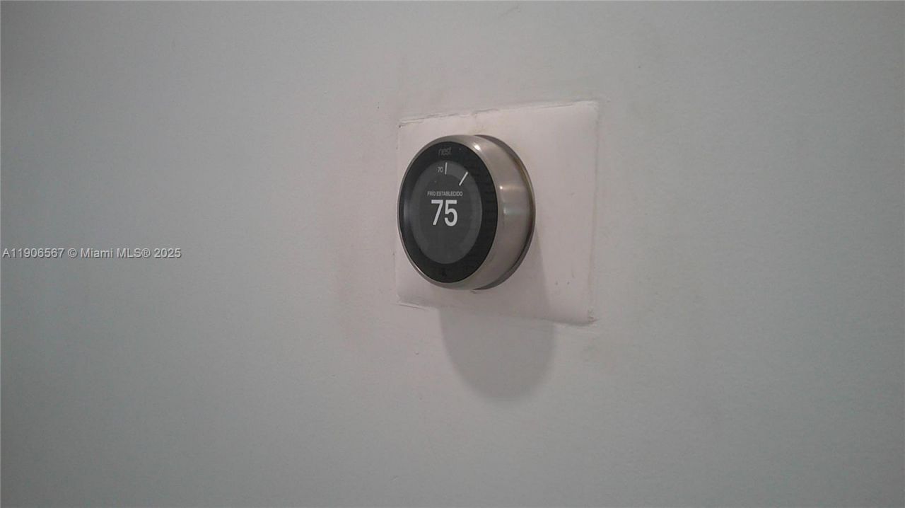 5066 E 9th Ct, Hialeah, FL 33013 Photo