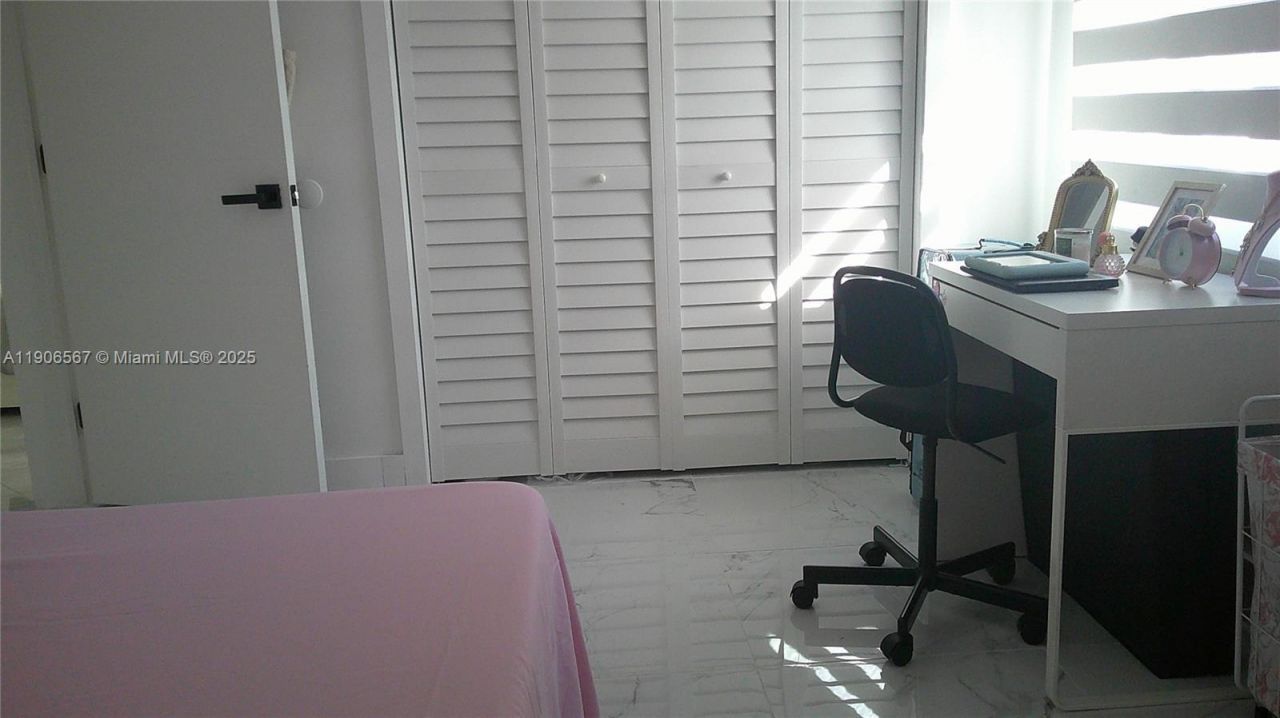 5066 E 9th Ct, Hialeah, FL 33013 Photo