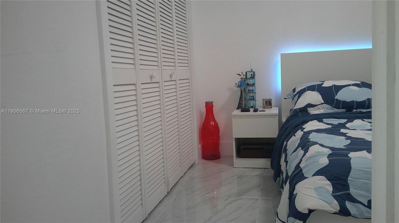 5066 E 9th Ct, Hialeah, FL 33013 Photo