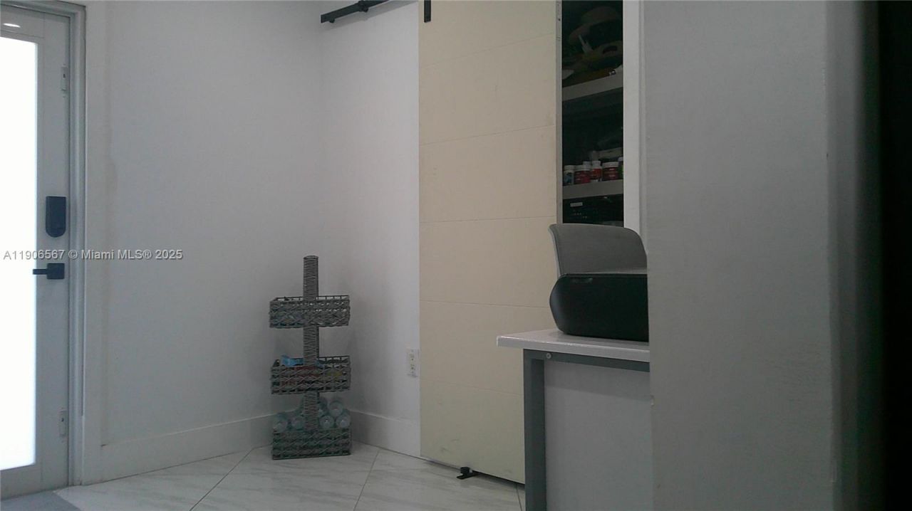 5066 E 9th Ct, Hialeah, FL 33013 Photo