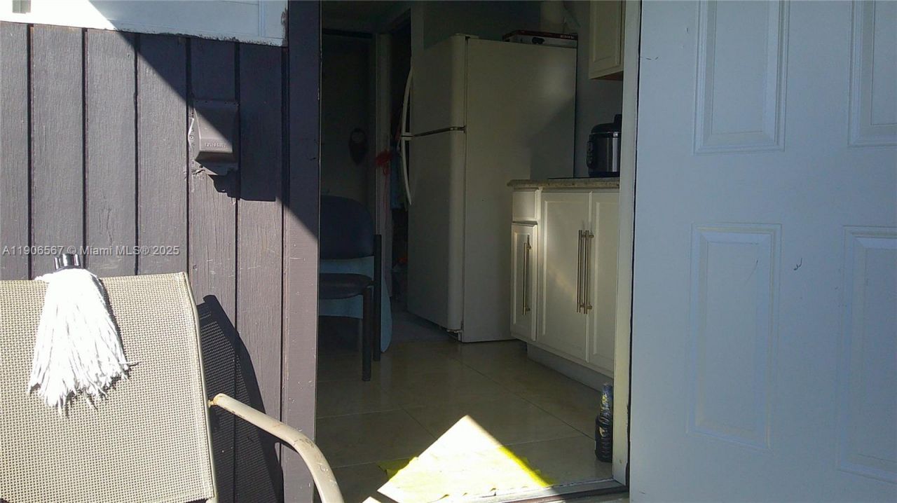 5066 E 9th Ct, Hialeah, FL 33013 Photo