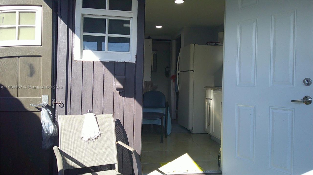 5066 E 9th Ct, Hialeah, FL 33013 Photo