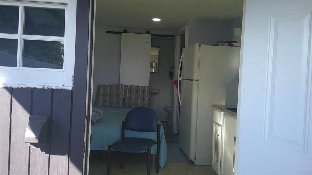 5066 E 9th Ct, Hialeah, FL 33013 Photo