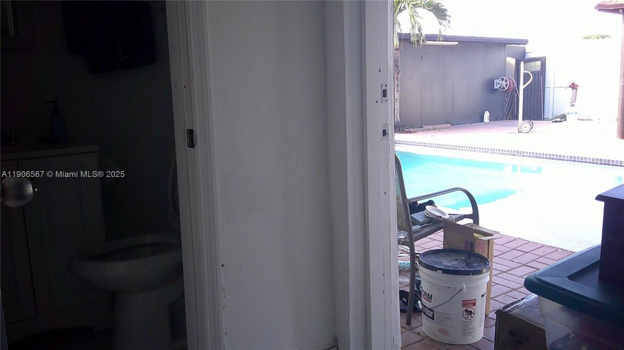 5066 E 9th Ct, Hialeah, FL 33013 Photo