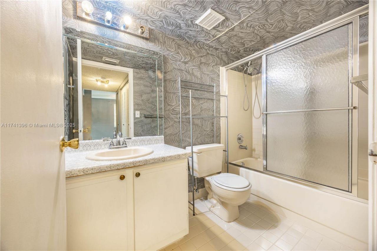 9740 W Mcnab Rd, Unit 111, Tamarac, FL 33321 Photo