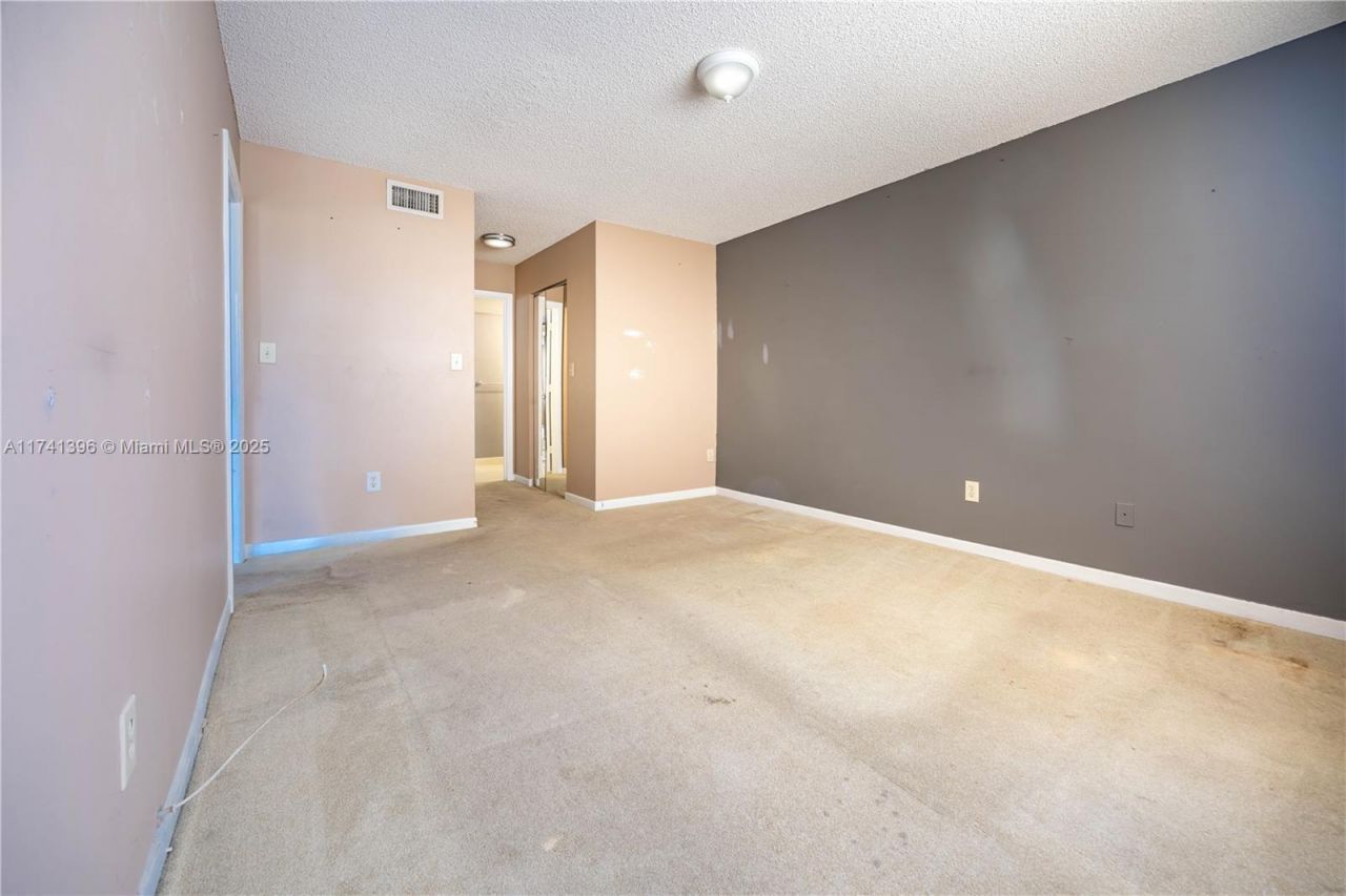 9740 W Mcnab Rd, Unit 111, Tamarac, FL 33321 Photo