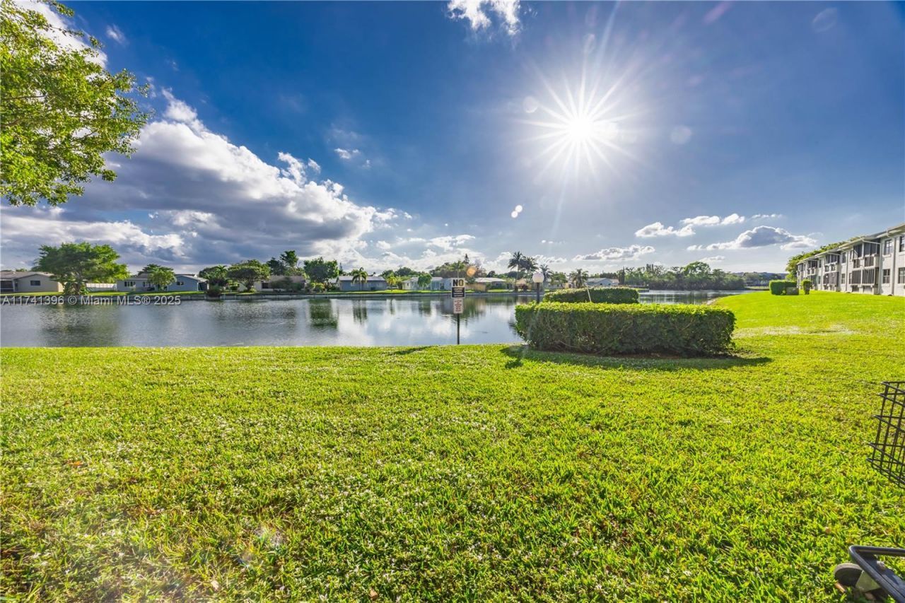 9740 W Mcnab Rd, Unit 111, Tamarac, FL 33321 Photo