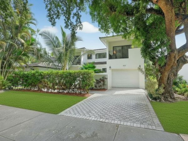 6345 Maynada St, Coral Gables, FL 33146