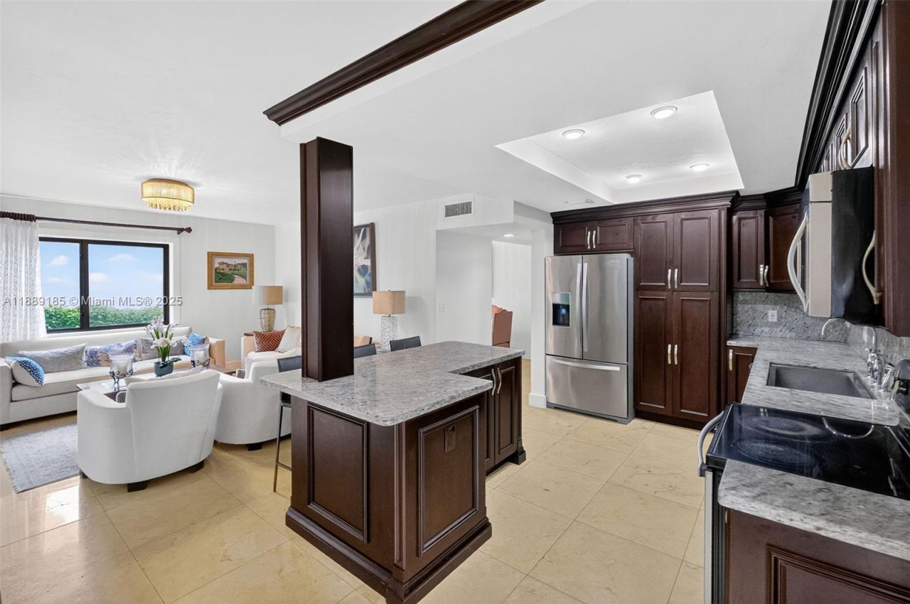 6345 Maynada St, Coral Gables, FL 33146 Photo