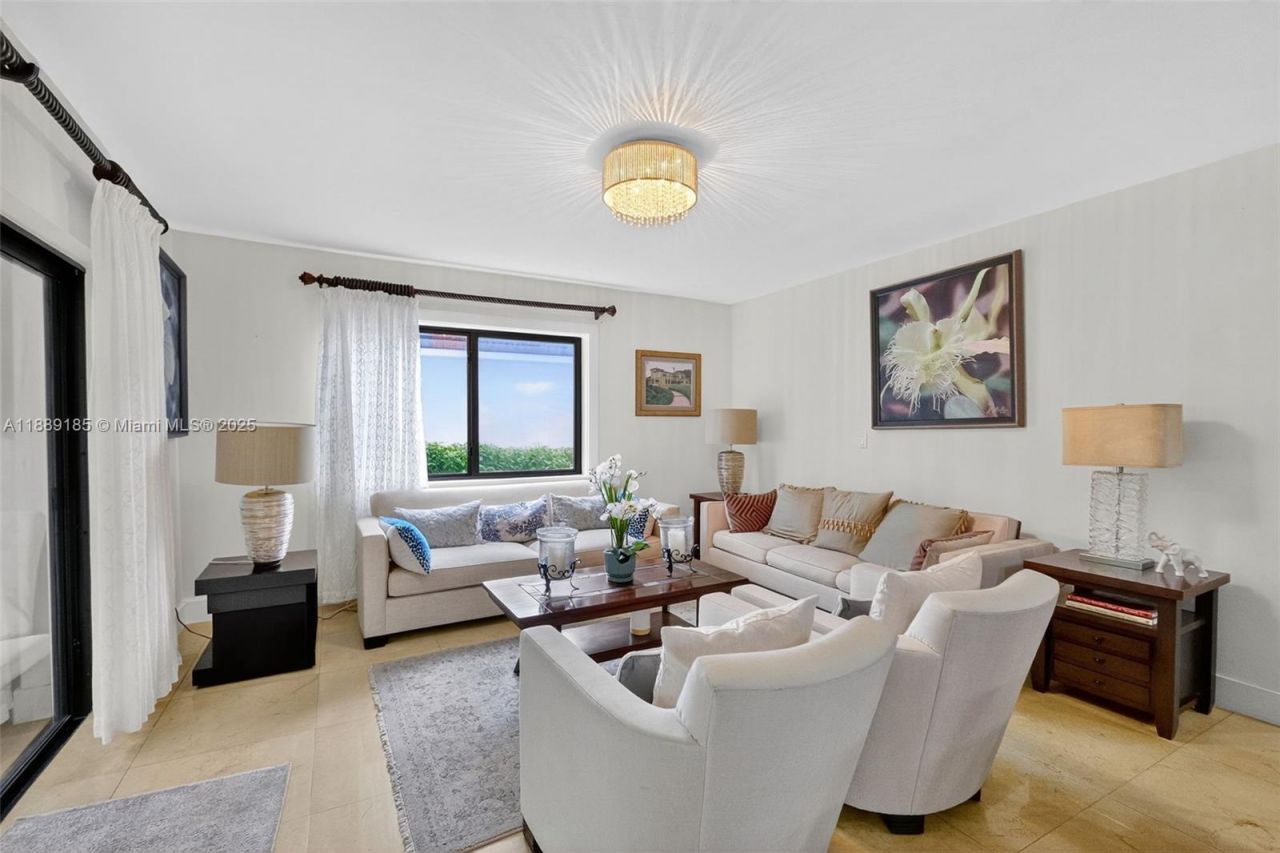 6345 Maynada St, Coral Gables, FL 33146 Photo