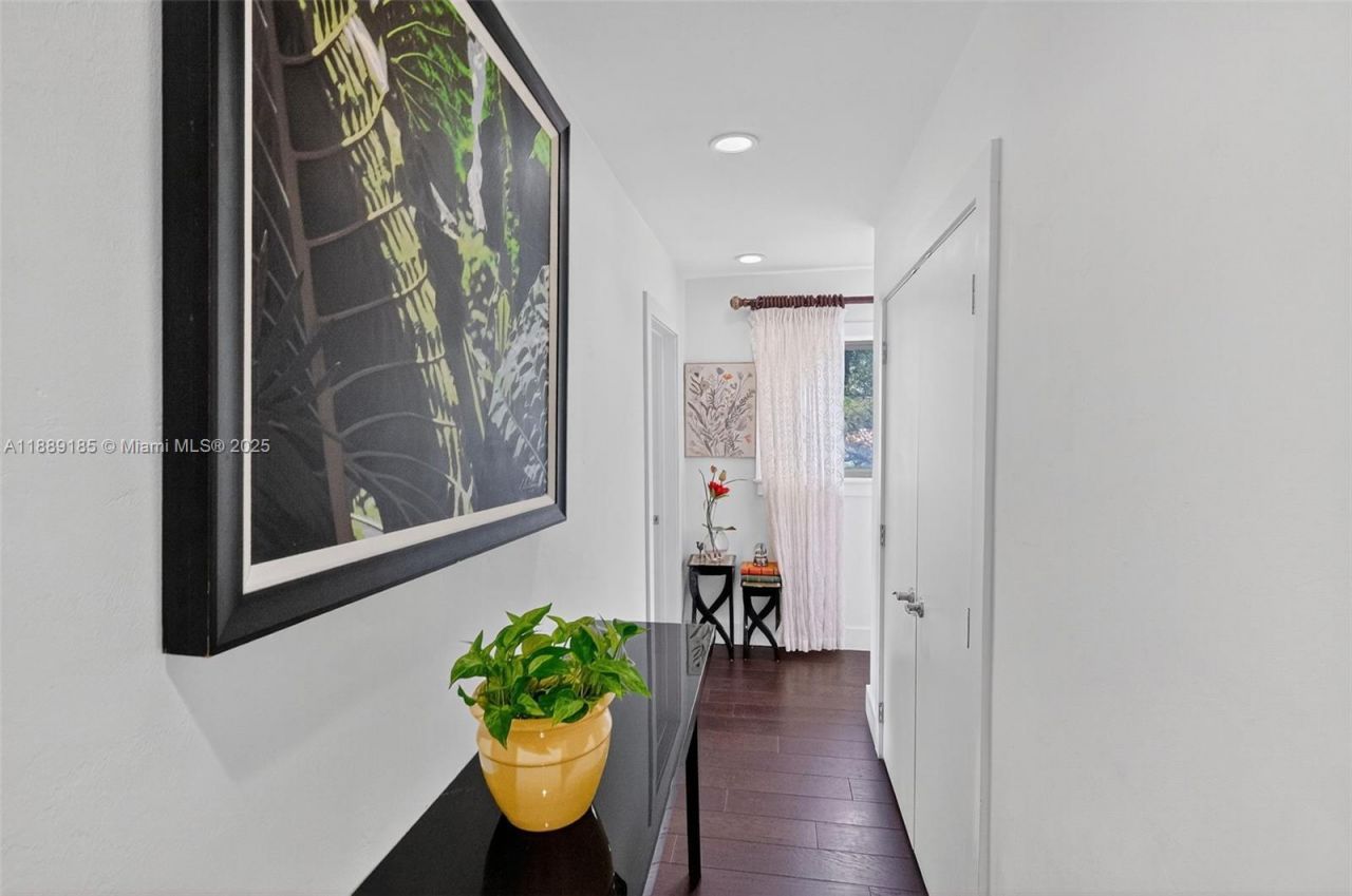 6345 Maynada St, Coral Gables, FL 33146 Photo