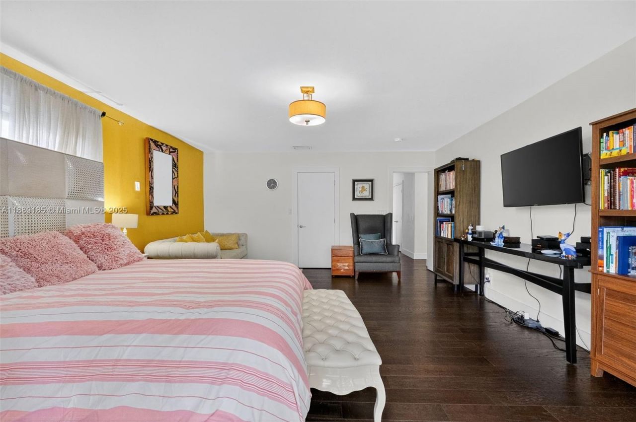 6345 Maynada St, Coral Gables, FL 33146 Photo