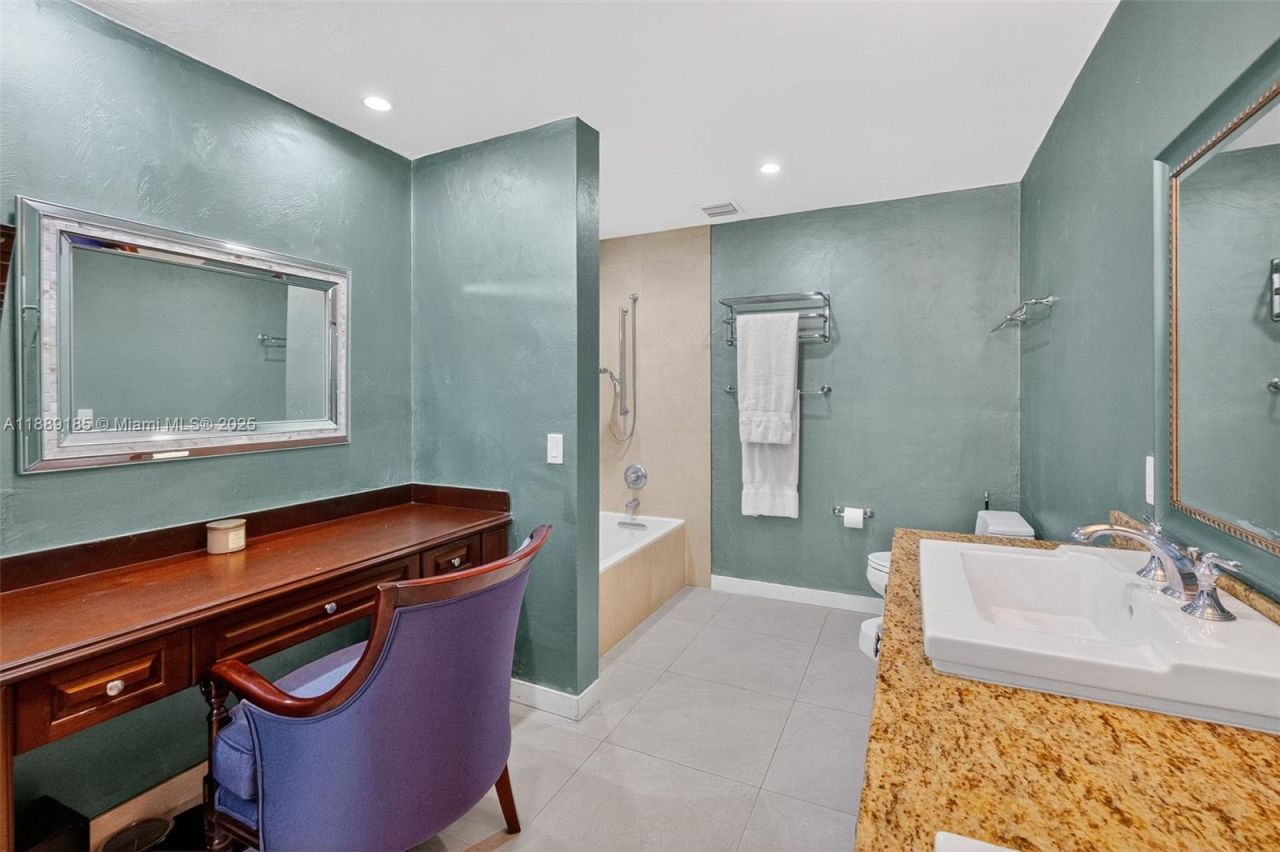 6345 Maynada St, Coral Gables, FL 33146 Photo