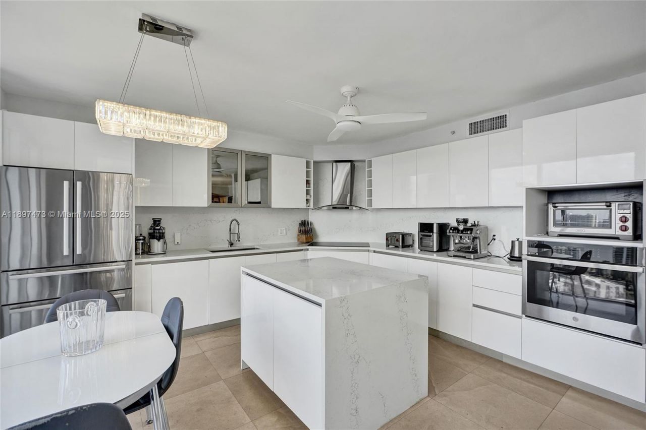 17555 Collins Ave, Unit 2703, Sunny Isles Beach, FL 33160 Photo