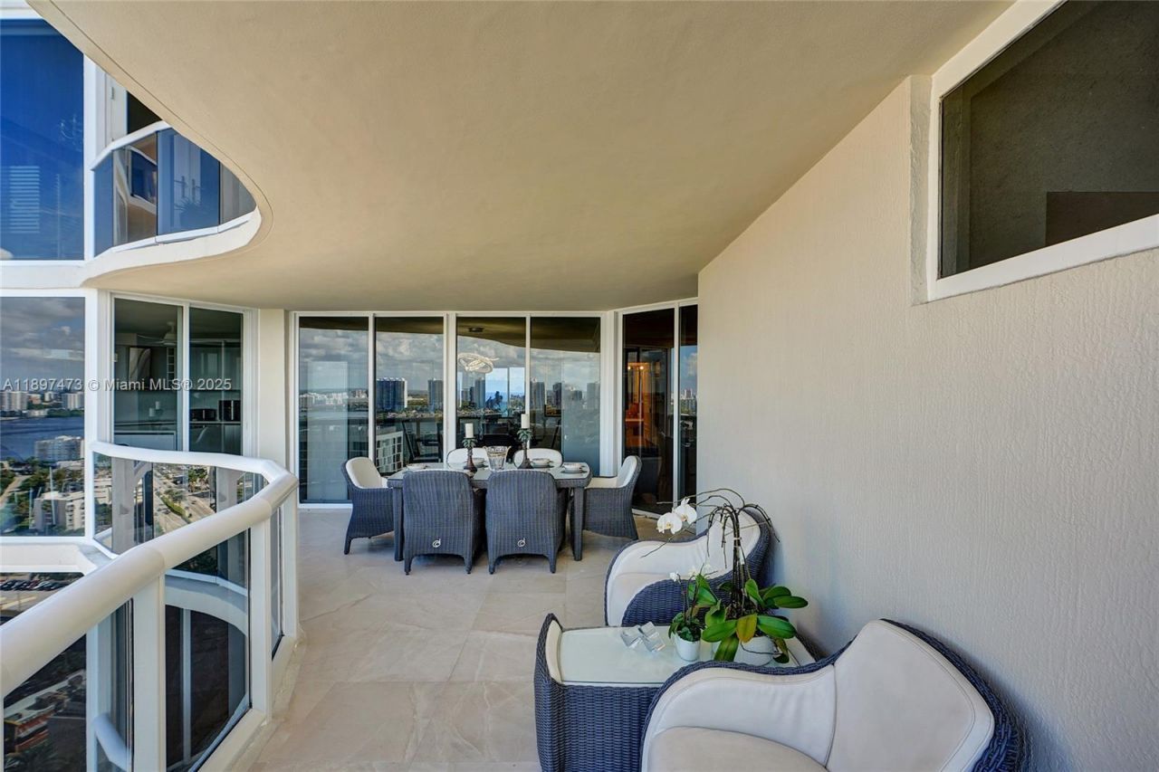 17555 Collins Ave, Unit 2703, Sunny Isles Beach, FL 33160 Photo