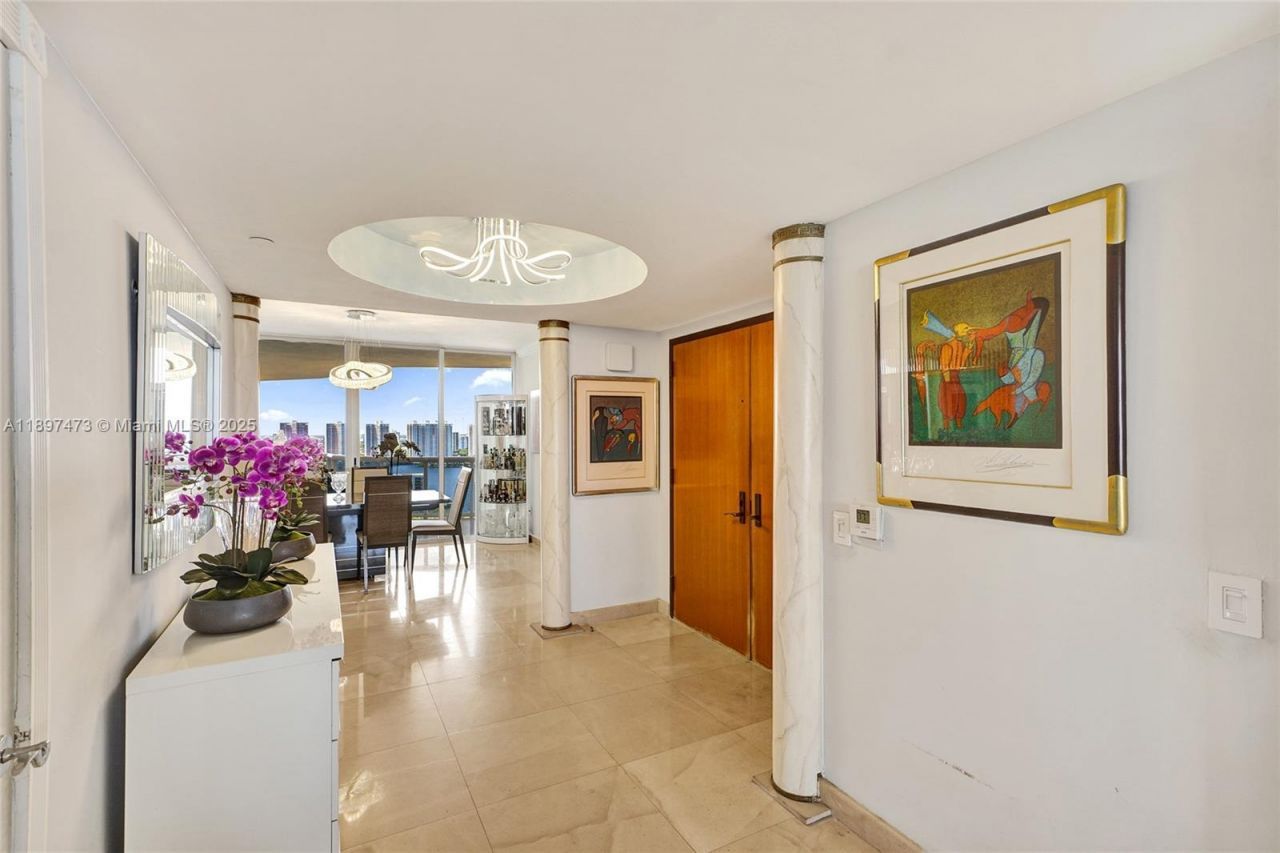 17555 Collins Ave, Unit 2703, Sunny Isles Beach, FL 33160 Photo