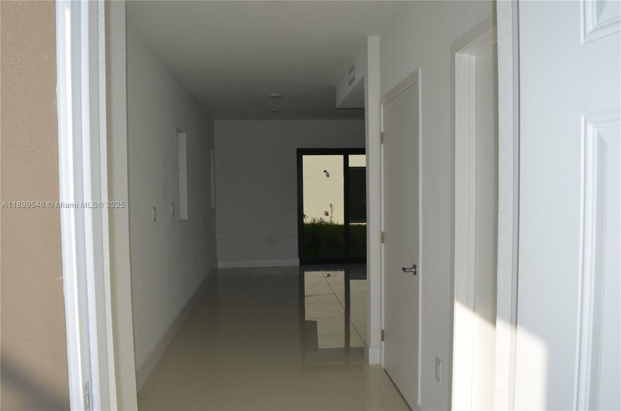 1160 NW 2nd Ln, Florida City, FL 33034 Photo