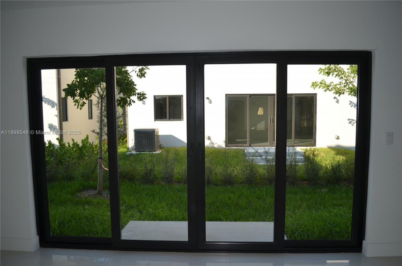 1160 NW 2nd Ln, Florida City, FL 33034 Photo