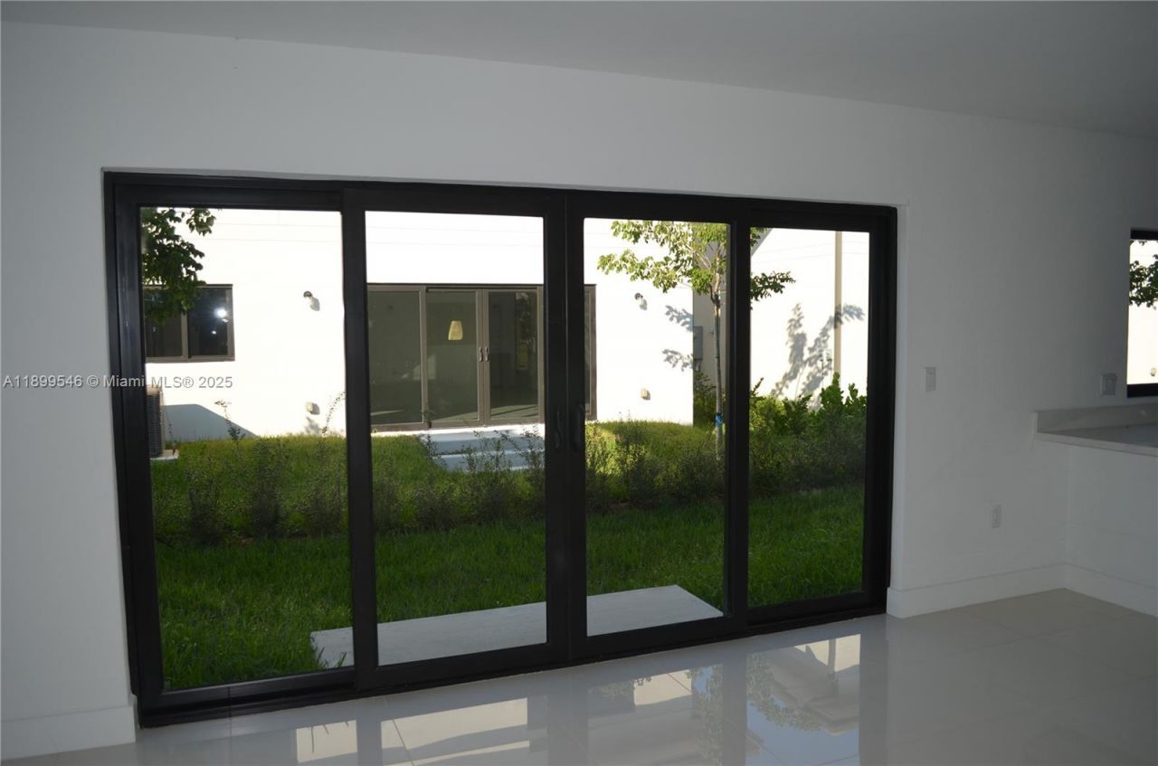 1160 NW 2nd Ln, Florida City, FL 33034 Photo