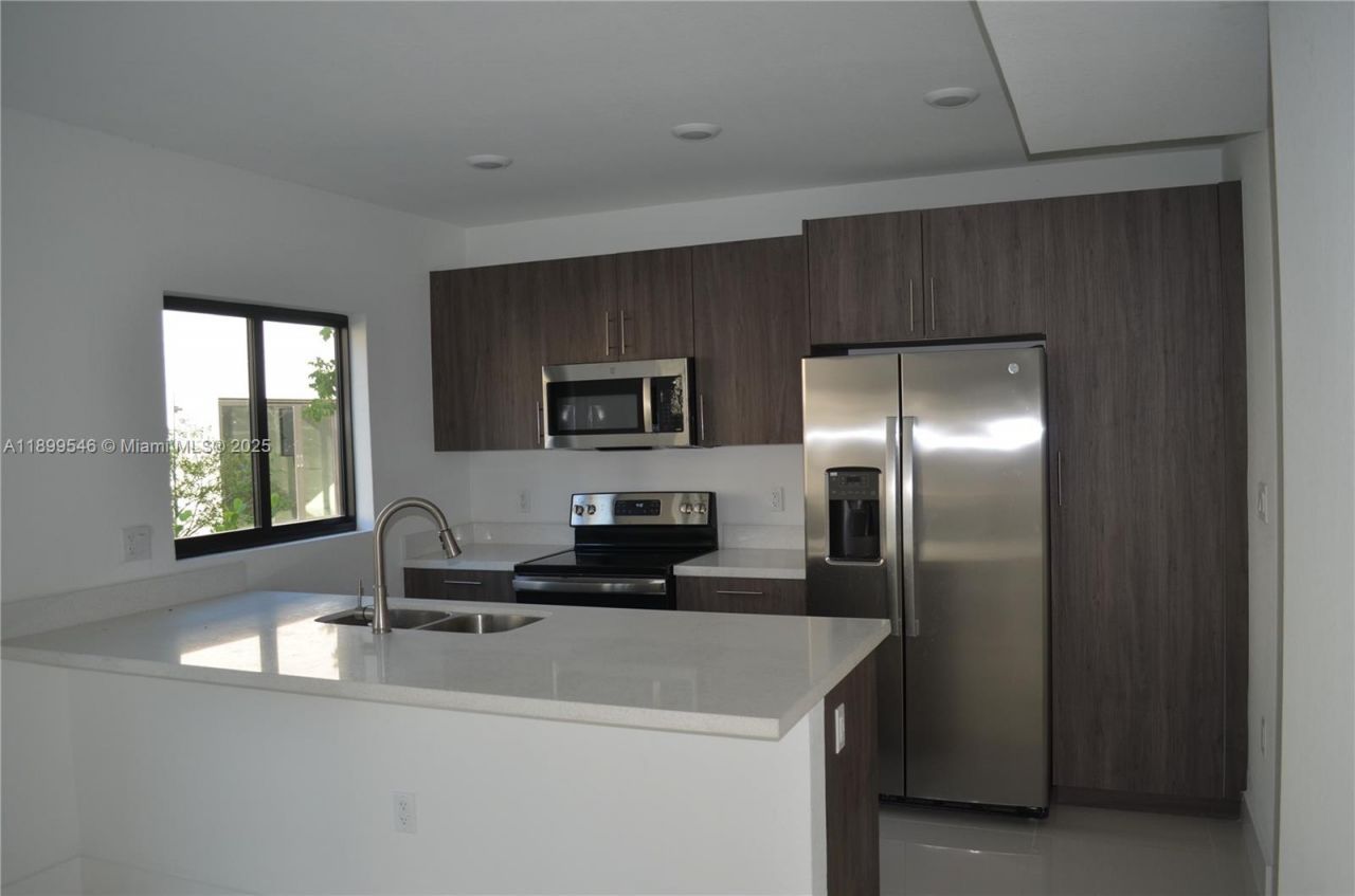 1160 NW 2nd Ln, Florida City, FL 33034 Photo