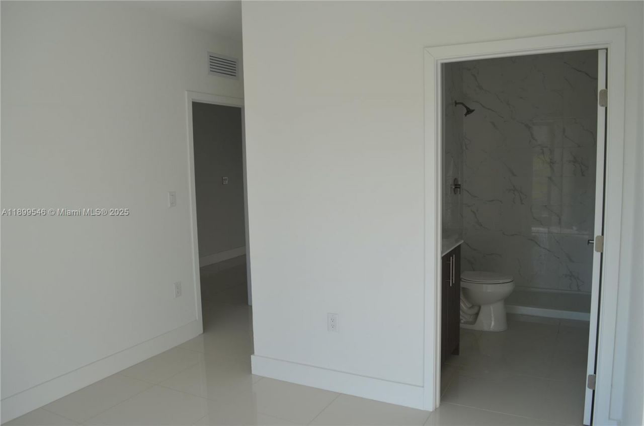 1160 NW 2nd Ln, Florida City, FL 33034 Photo