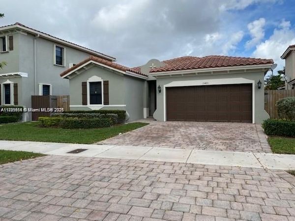 15415 SW 175th St, Miami, FL 33187