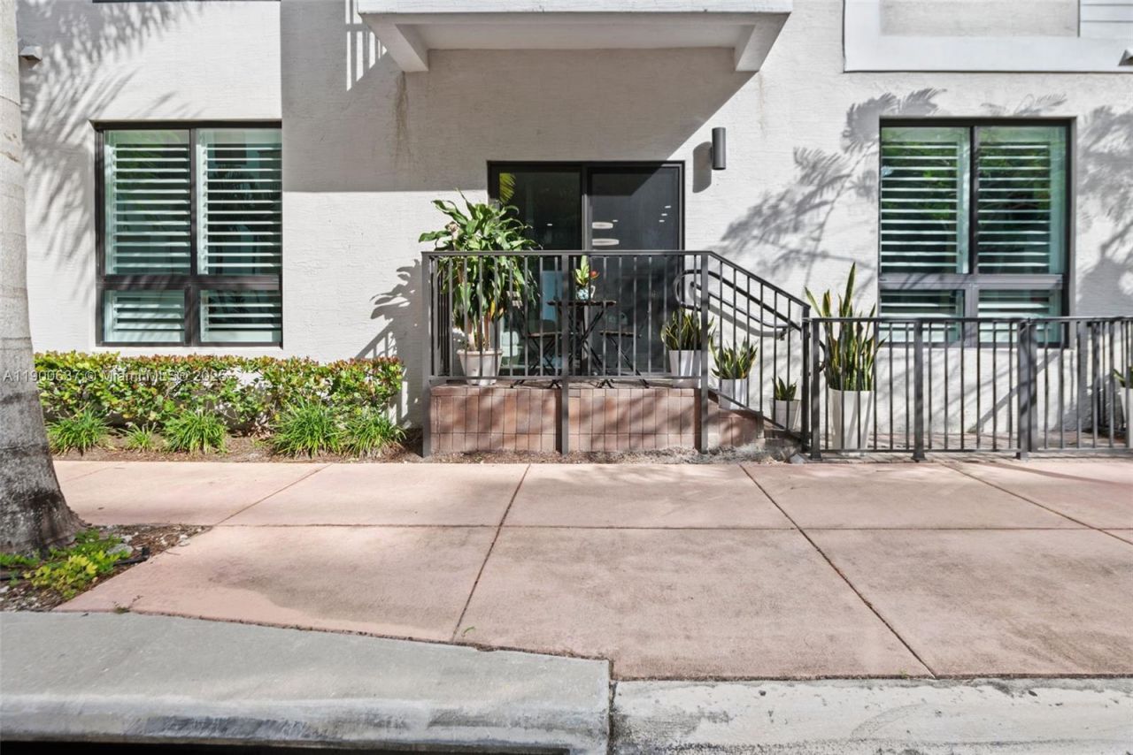 8363 NW 41st St, Unit A-103, Doral, FL 33166 Photo