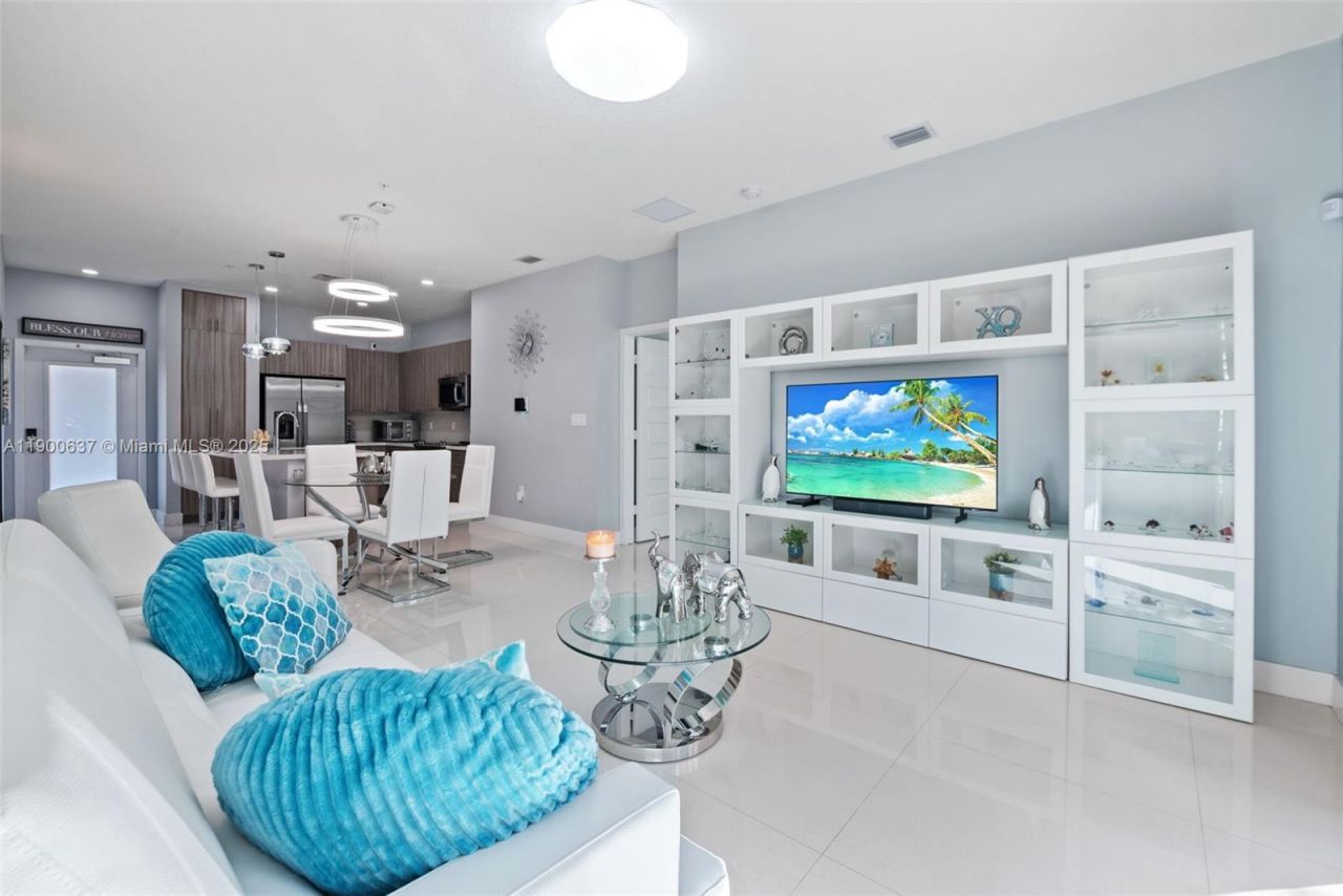 8363 NW 41st St, Unit A-103, Doral, FL 33166 Photo