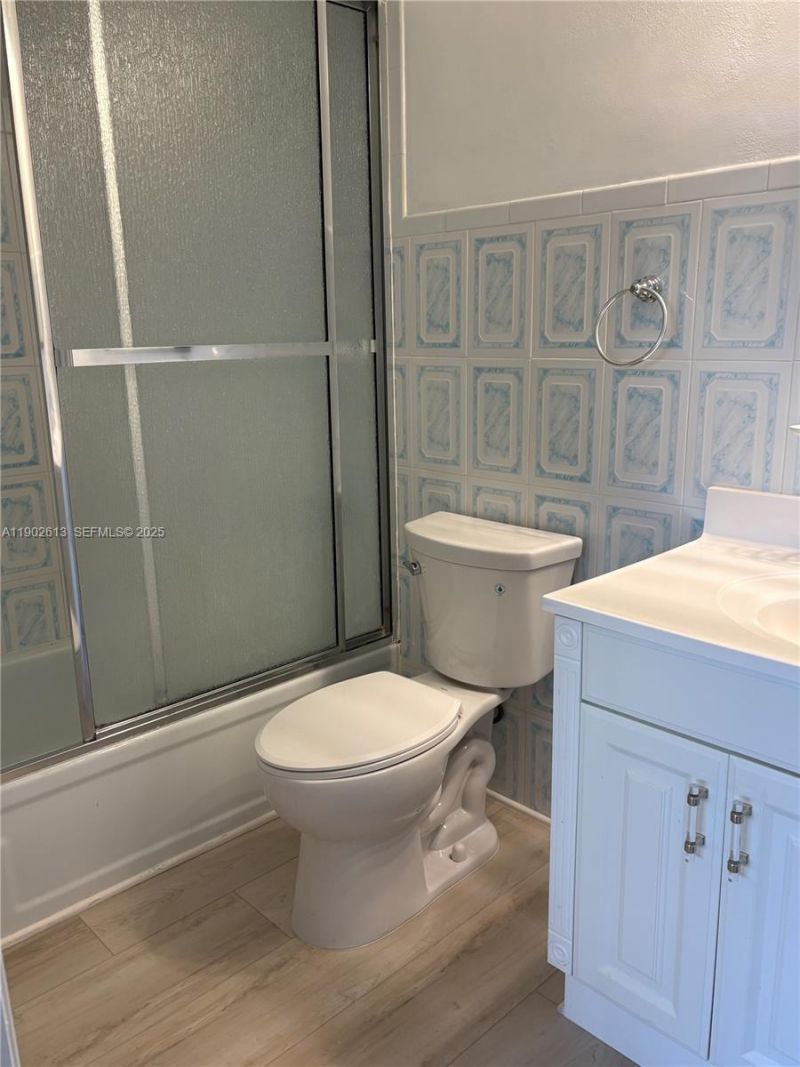 4700 NW 35th St, Unit 602, Lauderdale Lakes, FL 33319 Photo