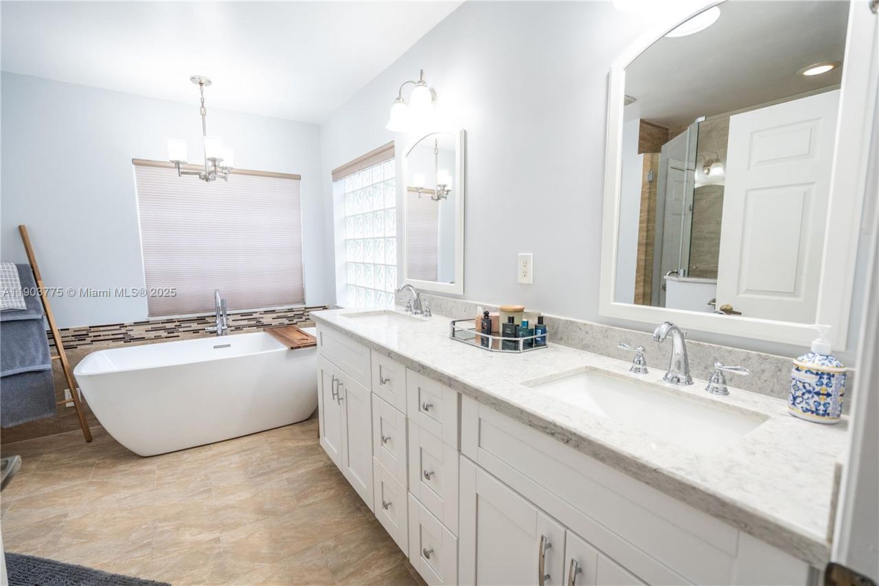 16061 La Costa Dr, Weston, FL 33326 Photo