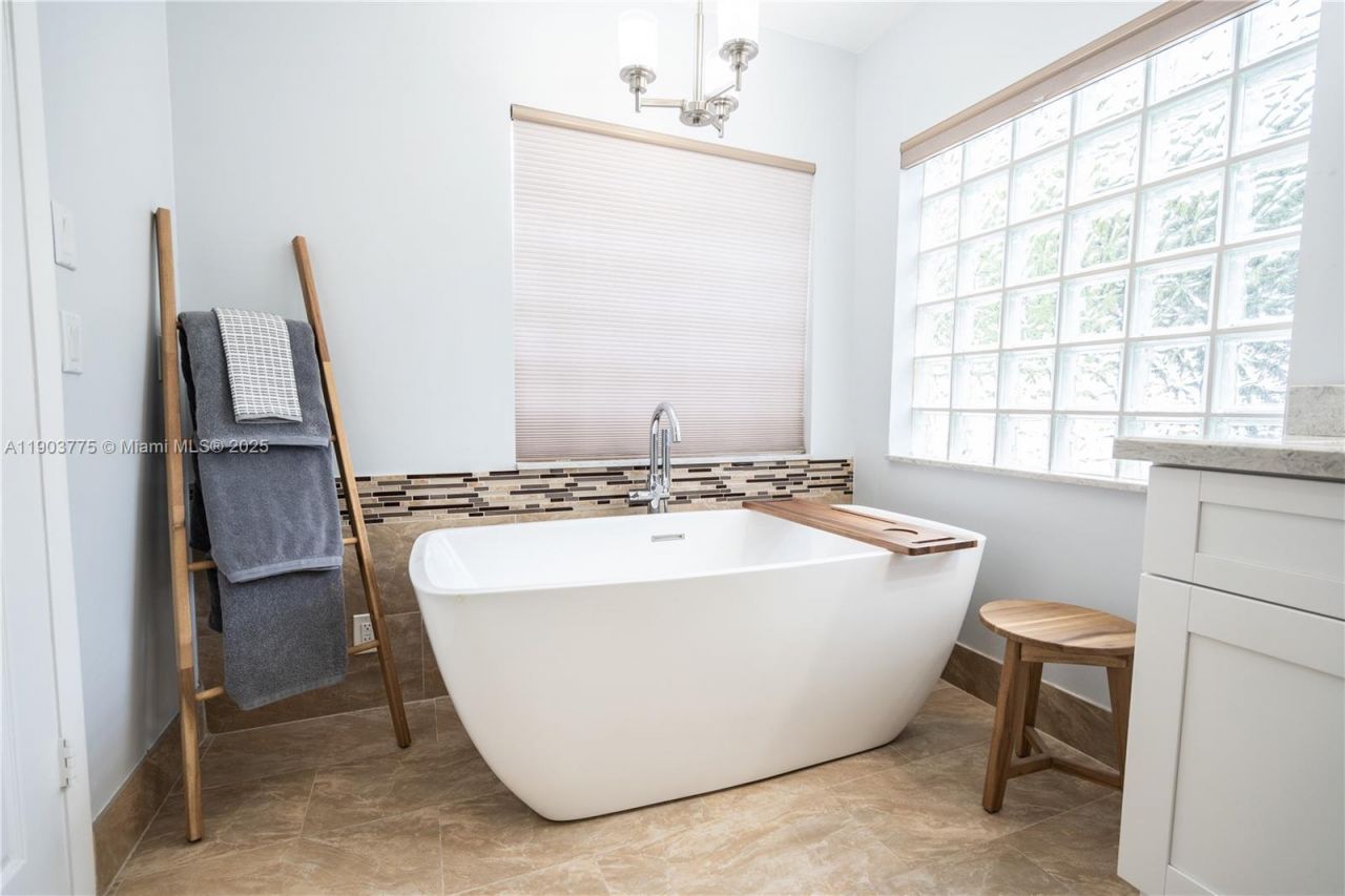 16061 La Costa Dr, Weston, FL 33326 Photo