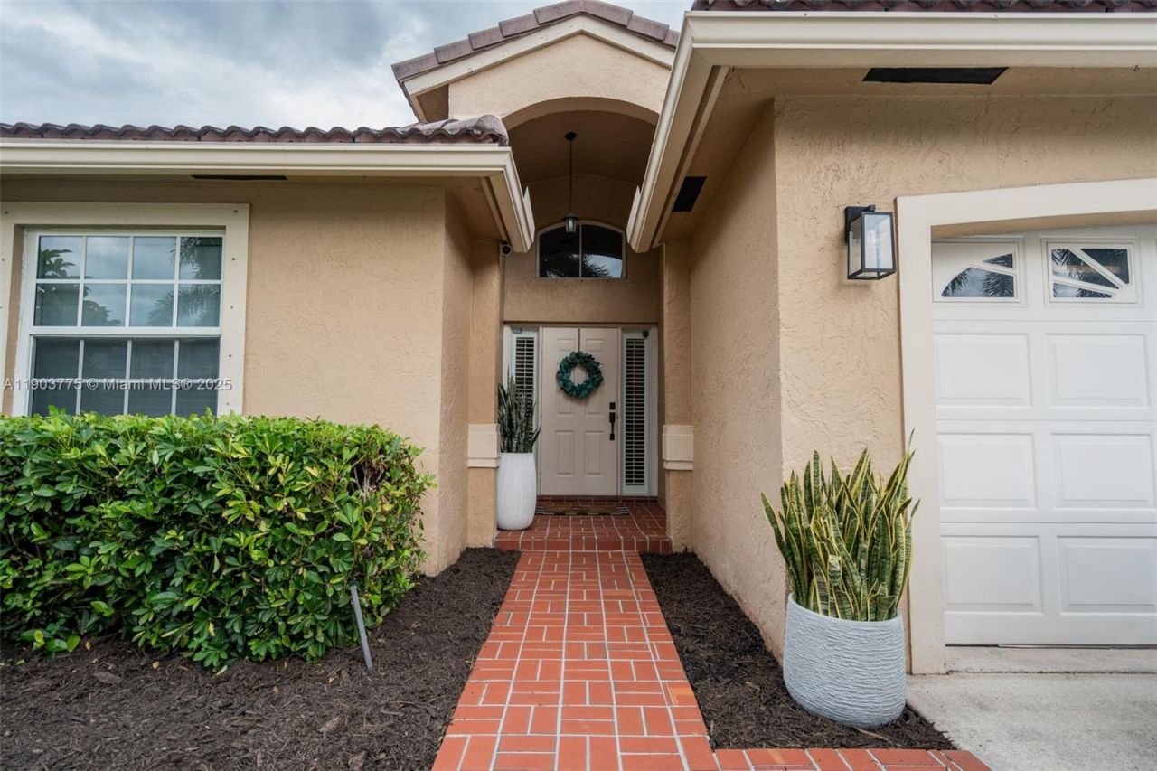 16061 La Costa Dr, Weston, FL 33326 Photo