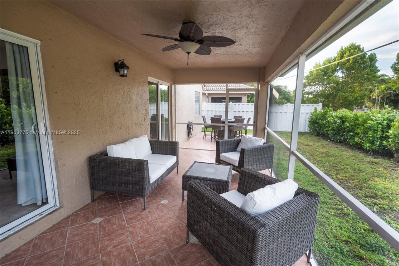 16061 La Costa Dr, Weston, FL 33326 Photo