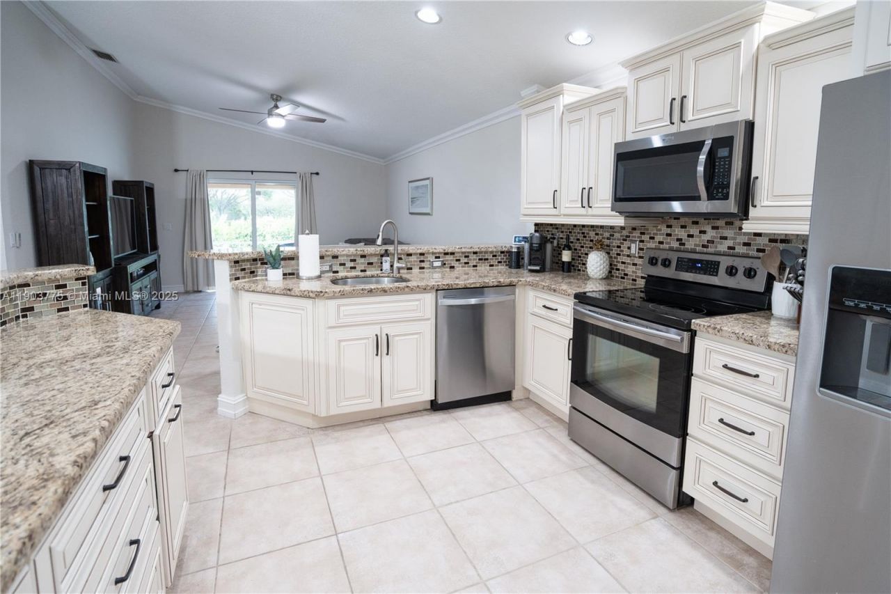 16061 La Costa Dr, Weston, FL 33326 Photo