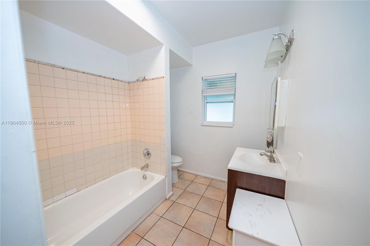 218 SW 14th Ct, Fort Lauderdale, FL 33315 Photo